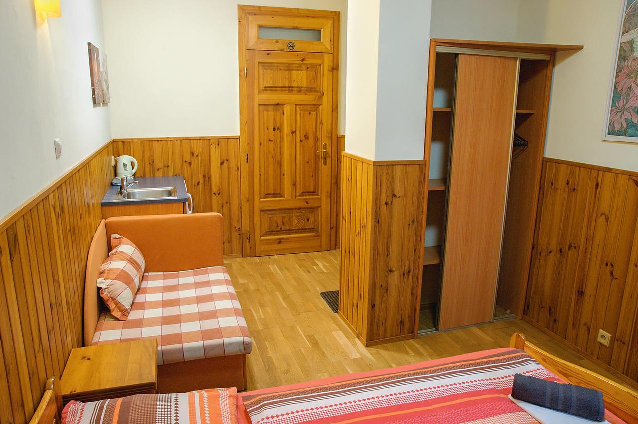 Penzion Pod Branou Poprad Bagian luar foto