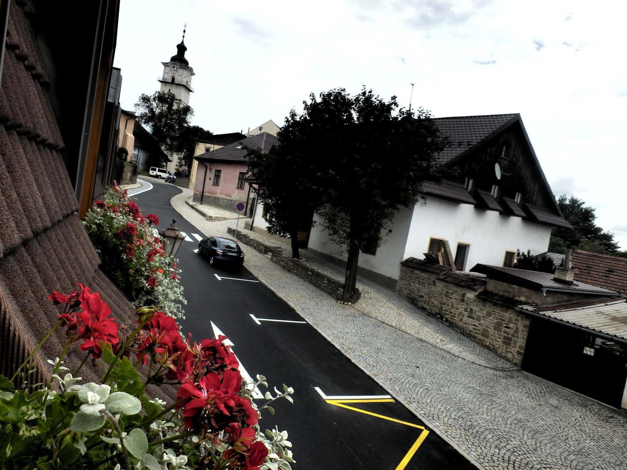 Penzion Pod Branou Poprad Bagian luar foto