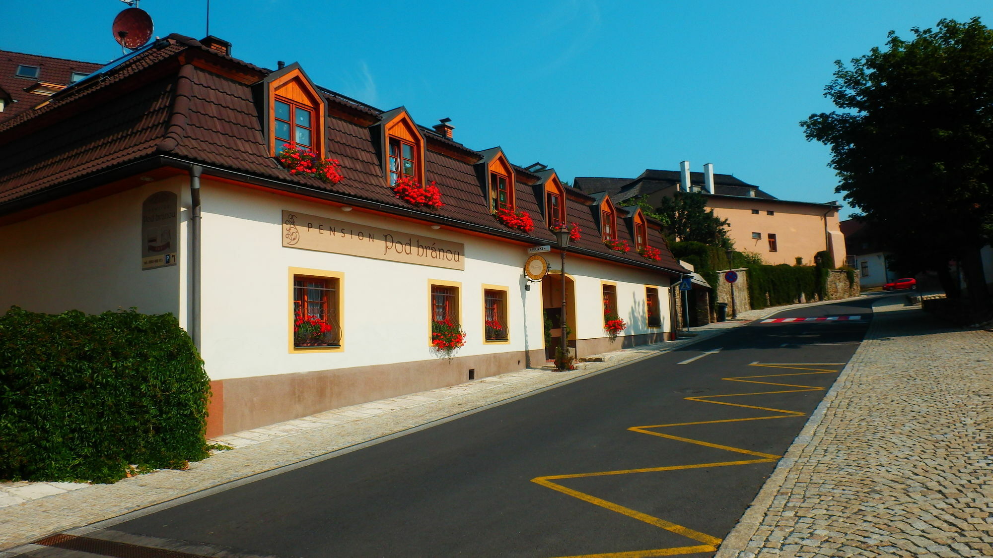 Penzion Pod Branou Poprad Bagian luar foto